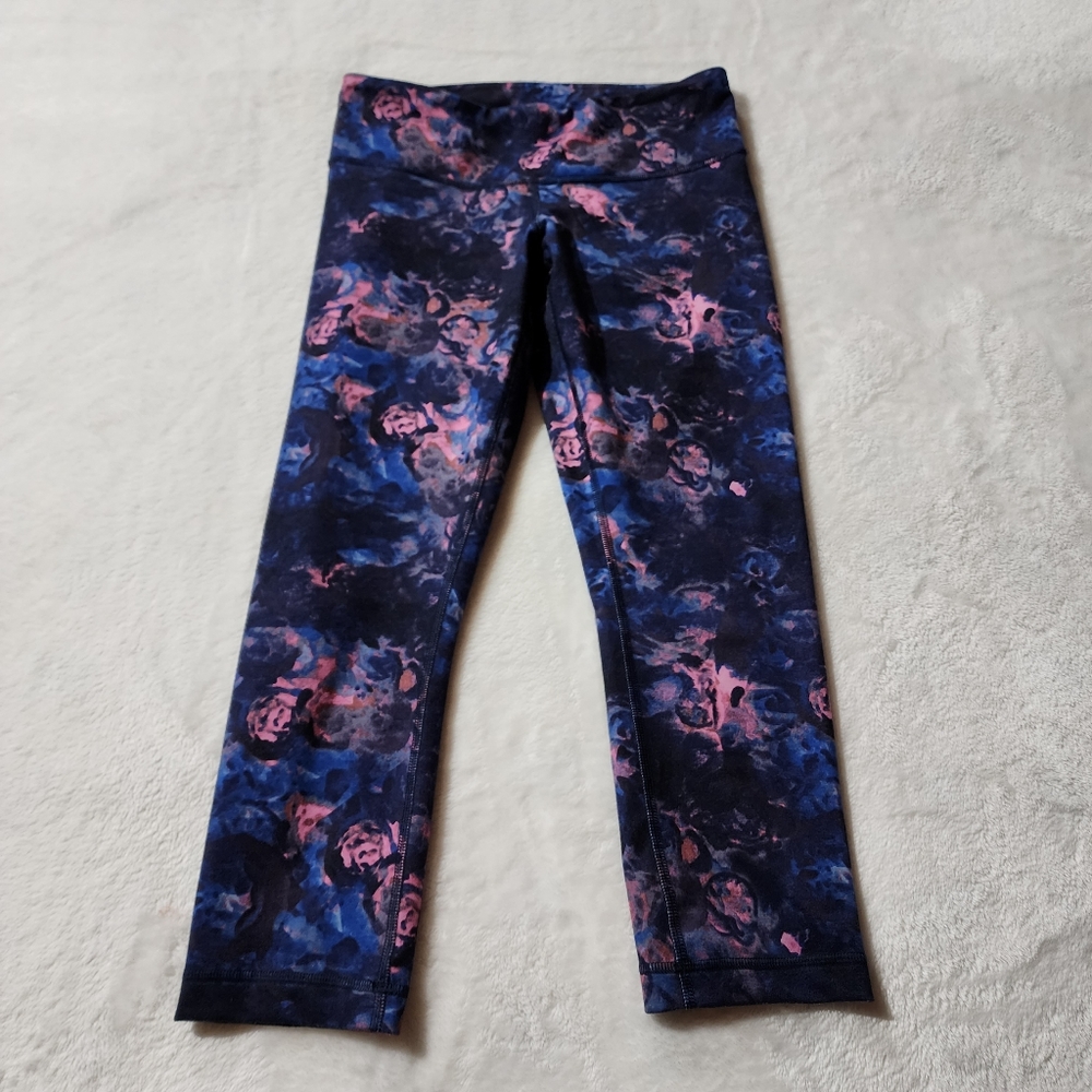 Lululemon Athletica Black & Purple Leggings with Artistic Floral Design VGUC